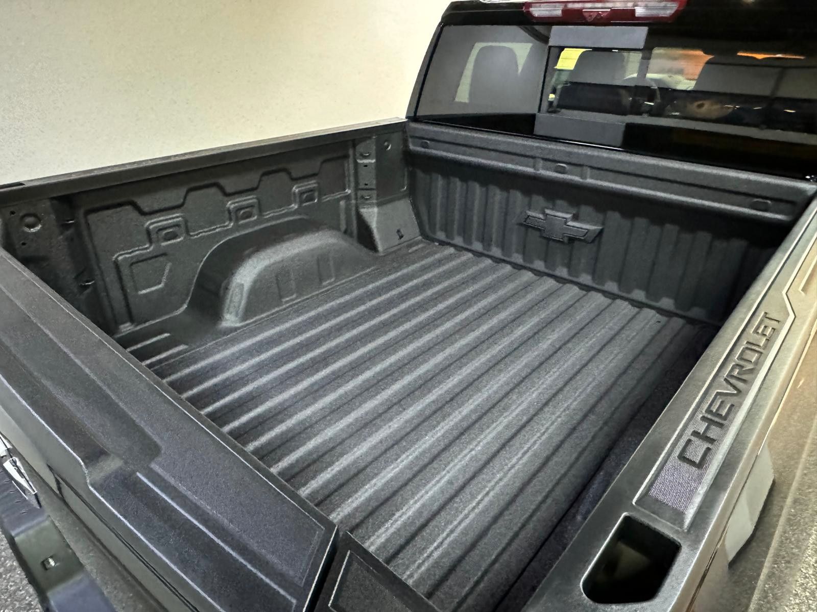 Fahrzeugabbildung Chevrolet 26 SILVERADO MIDNIGHT HIGH COUNTRY 6.2L V8-4x4