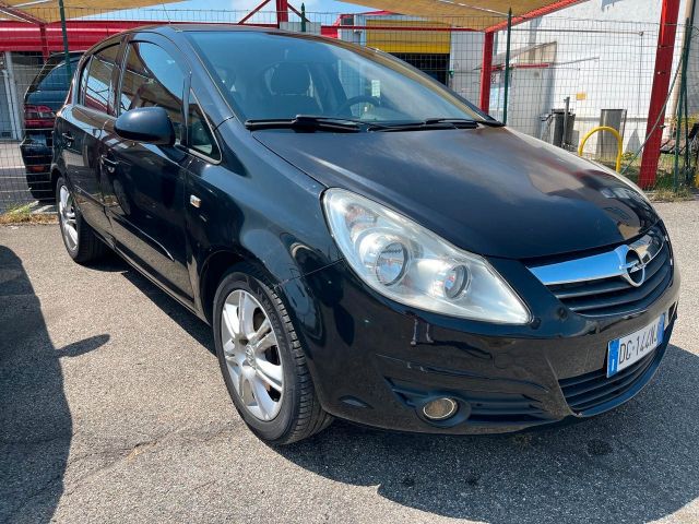 Opel Corsa 1.2 5 porte Club OK NEOPATENTATI