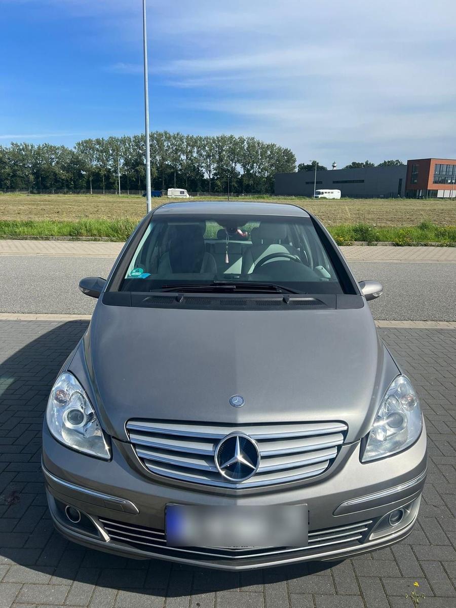 Mercedes-Benz B 200