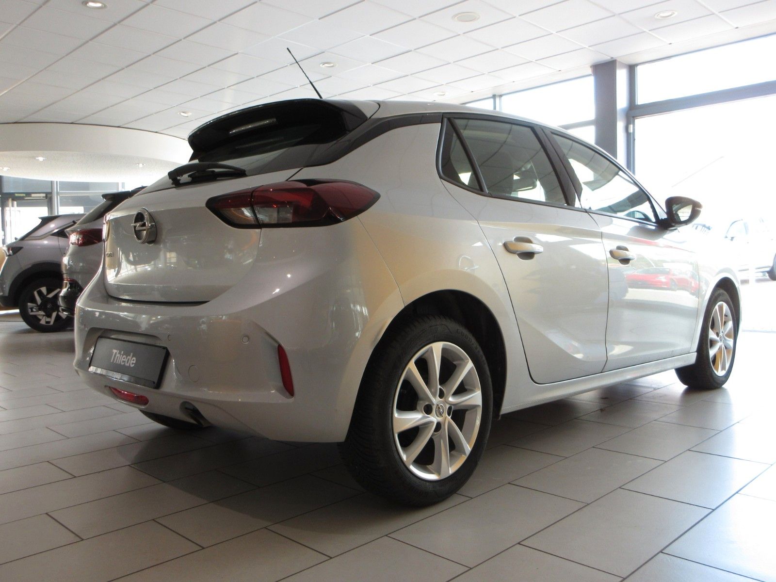 Fahrzeugabbildung Opel Corsa F Elegance 1.2T LED/NAVI/PDC/ALU