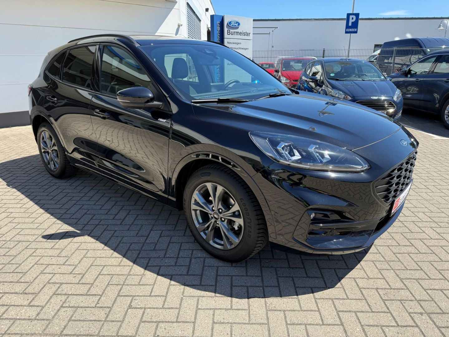 Fahrzeugabbildung Ford Kuga ST-Line X ACC LED Pano RFK Navi B&O AHK TWA