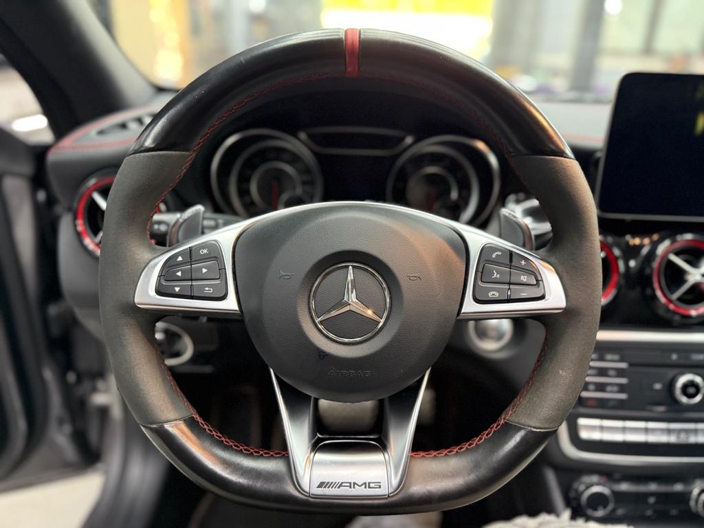 Mercedes-Benz CLA 45 AMG