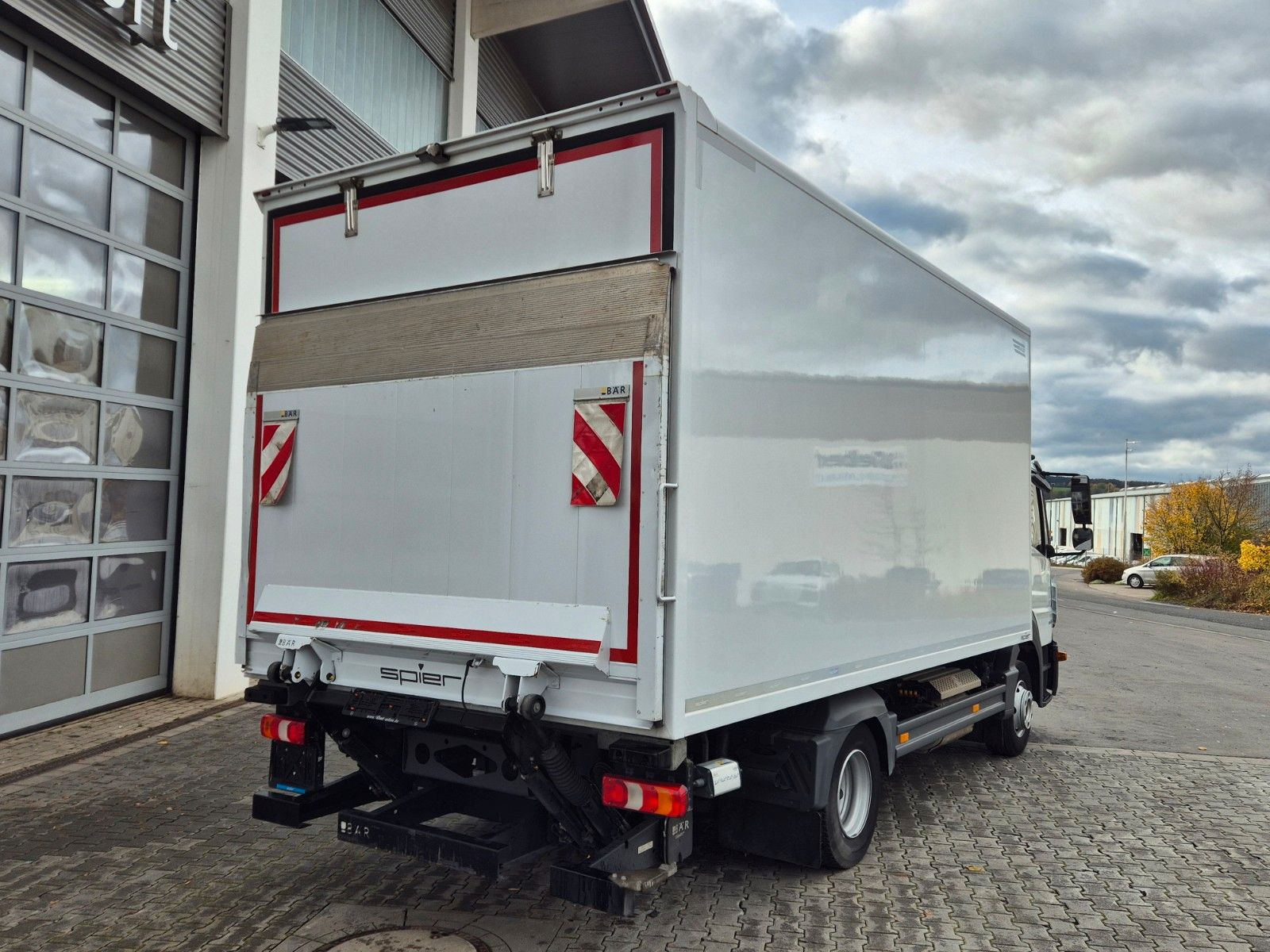 Fahrzeugabbildung Mercedes-Benz Atego 818 L 4x2 LBW ThermoKing V-600