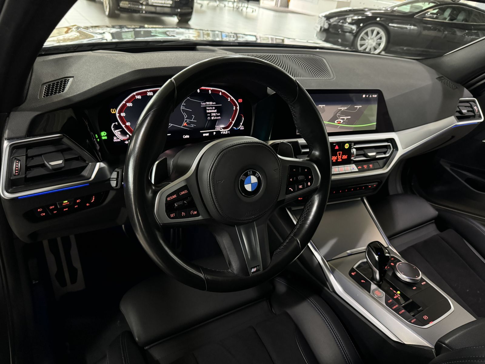 Fahrzeugabbildung BMW 320d M Sport Laser HUD DAB HiFi Komfort Alarm