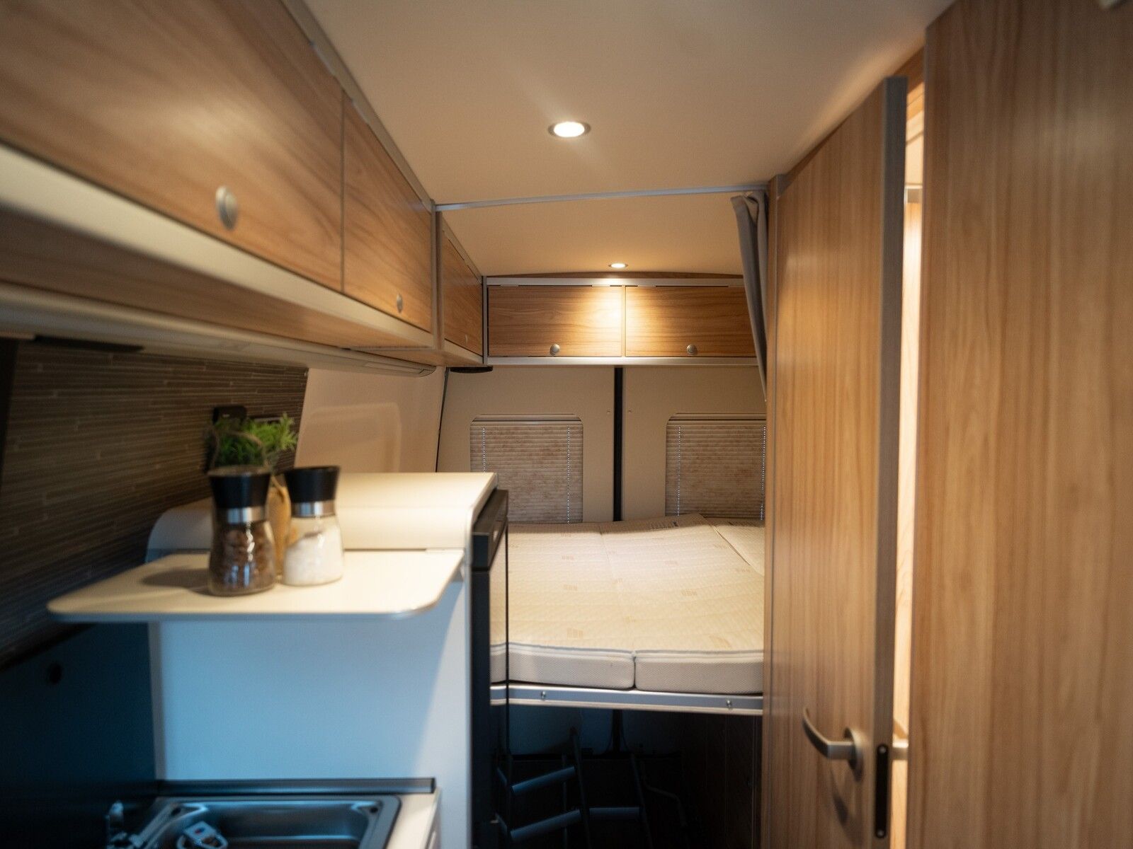 Fahrzeugabbildung HYMER / ERIBA / HYMERCAR Grand Canyon S Mercedes 4x4 Aufstelldach*Lithium