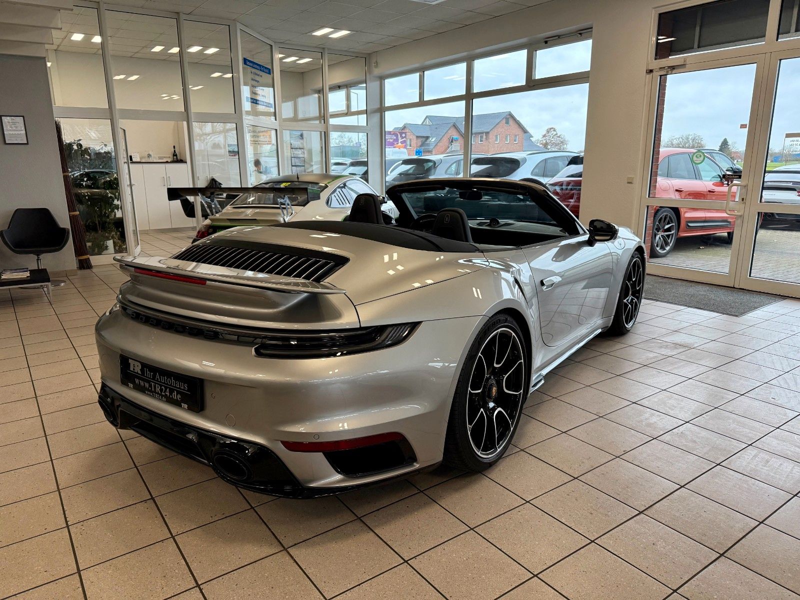 Fahrzeugabbildung Porsche 911 992 Turbo S Cabrio PCCB/LIFT/ACC/APPROVED