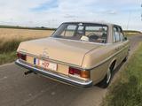 Mercedes-Benz 220D /8 (W115) - Oldtimer mit Diesel-Antrieb: Limousine