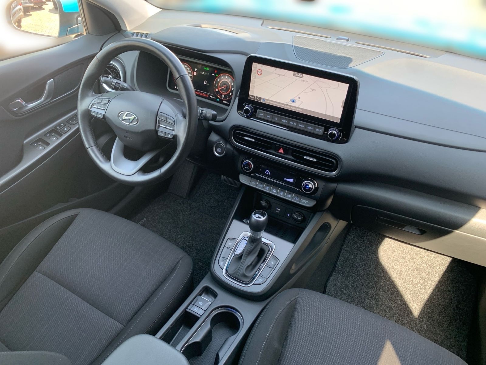 Fahrzeugabbildung Hyundai KONA 1.6 GDI Prime Hybrid Navi LED
