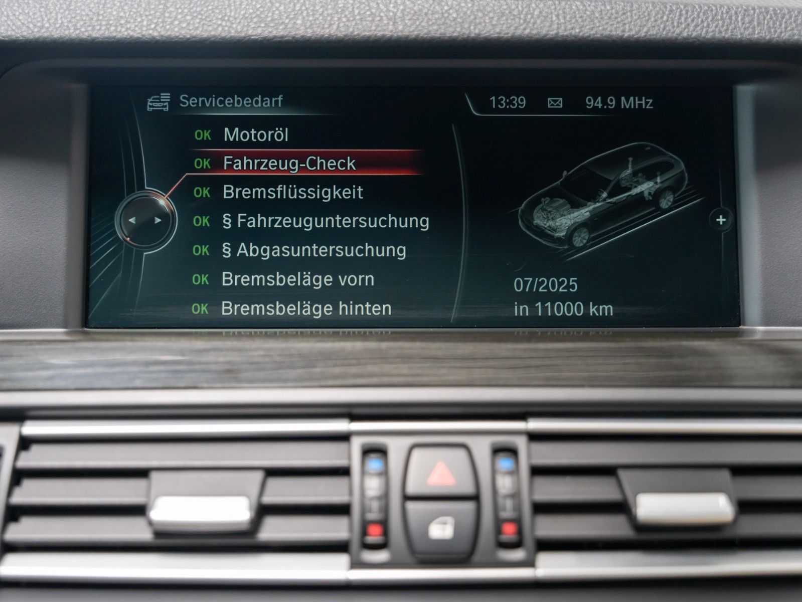 Fahrzeugabbildung BMW 530d M Sport Kamera HUD NaviProf Panorama HiFi