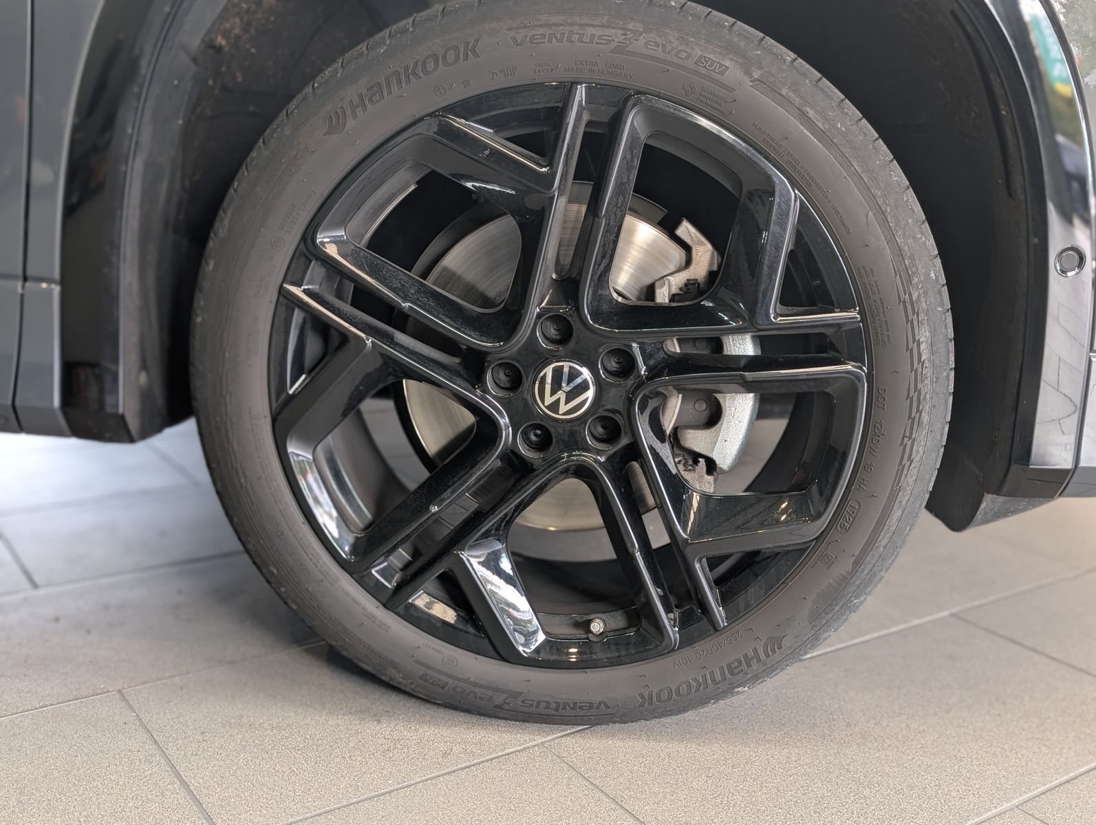 Fahrzeugabbildung Volkswagen Tayron 2.0TDI 4M R-Line Launch Pano Black AHK 20