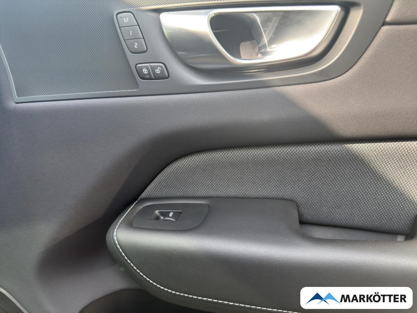 Volvo XC60 AUT.*PLUS DARK*2WD*PANO*LED*WINTERPAKET*E-S
