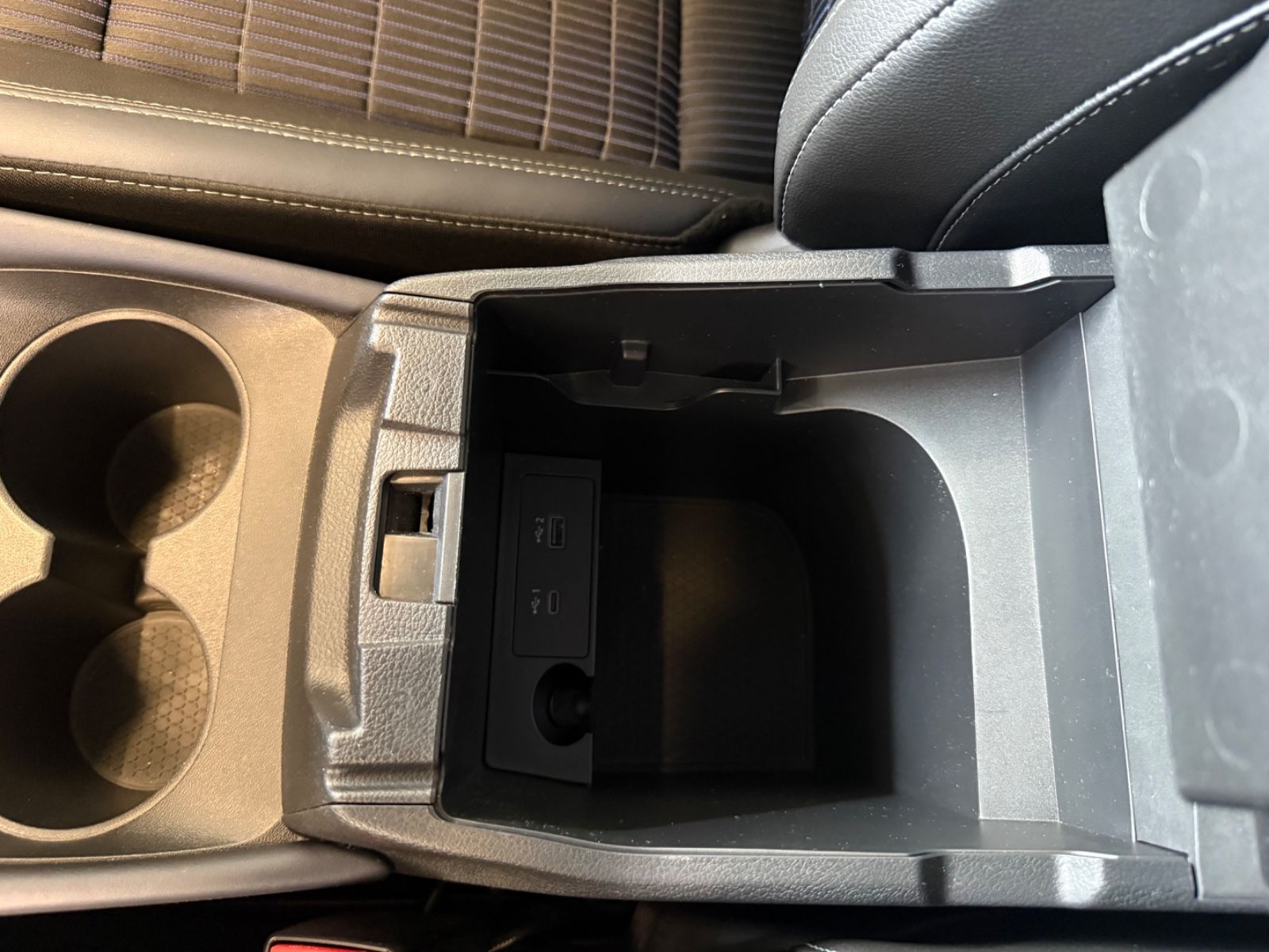Fahrzeugabbildung Nissan Qashqai Tekna MHEV; Autom.,HUD,Teilleder,AHK