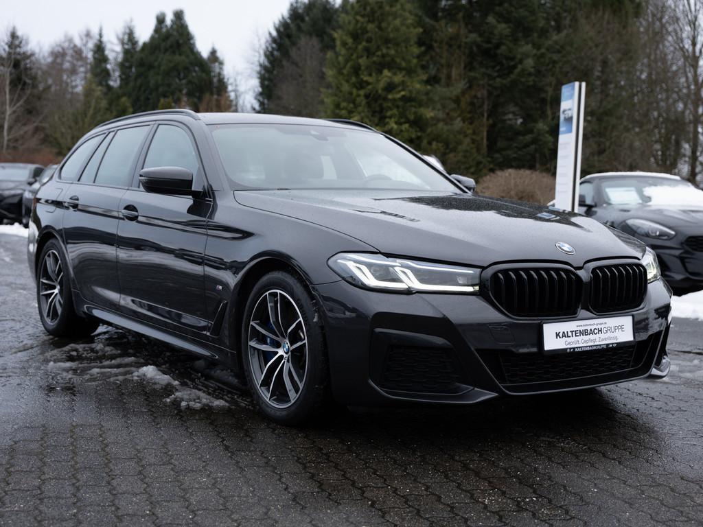 BMW 540d Touring xDrive M-Sport PANO HUD LASER W-LAN