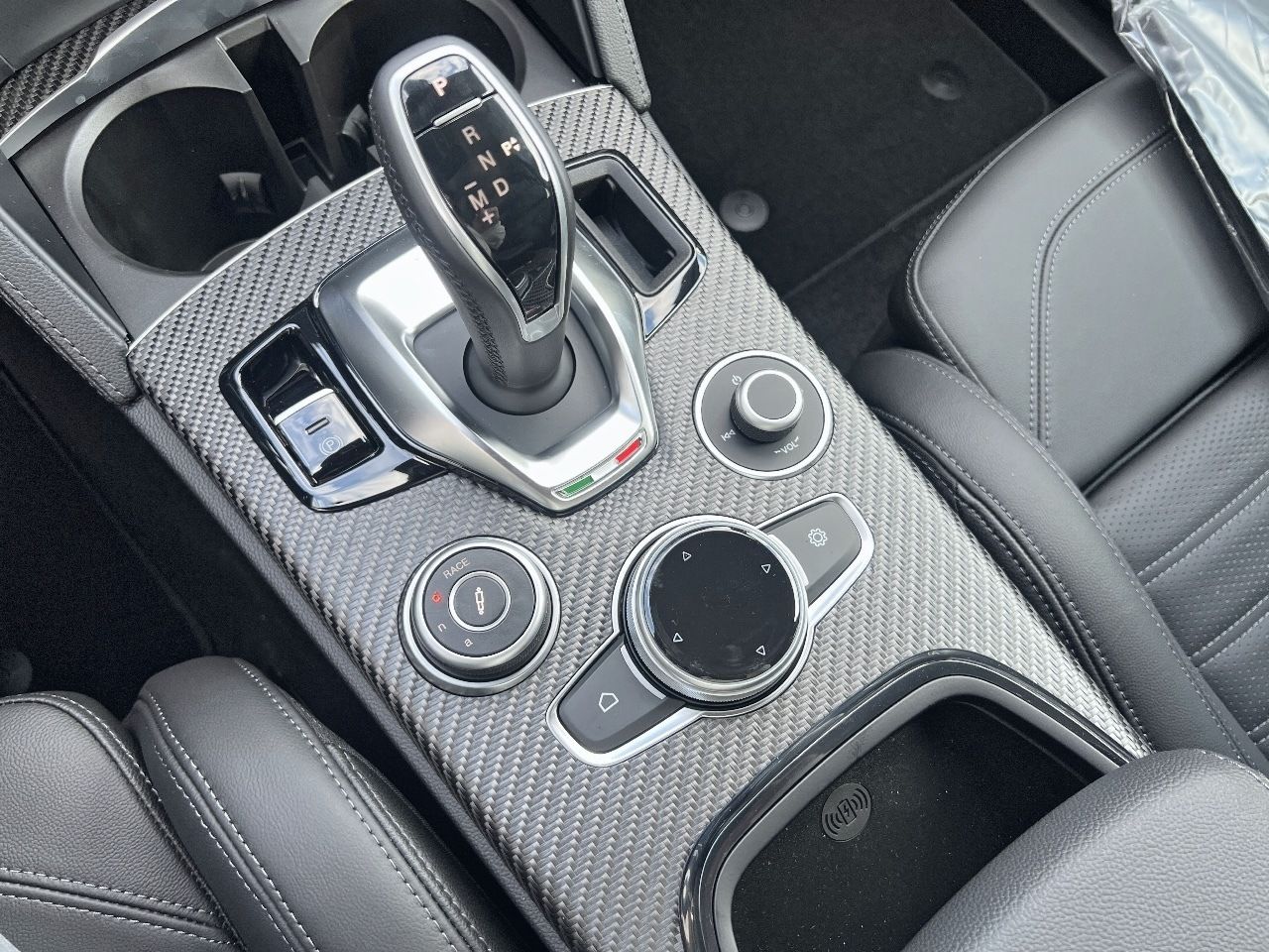 Alfa Romeo Stelvio - Bild 14