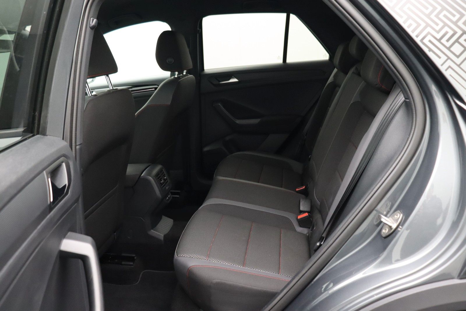 Fahrzeugabbildung Volkswagen T-Roc Sport Kamera LED Black Style Paket "beats"