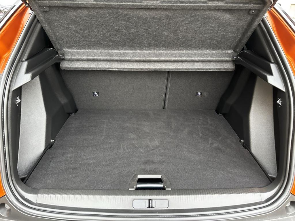 Peugeot 2008 GT 1.2 PureTech El. Panodach Navi Digitales