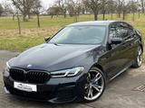BMW M550 i xDrive Laser Standhzg SoftClose AHK 20" - gebrauchte BMW M550 aus dem Jahr 2022