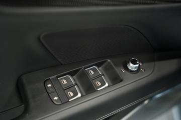 صورة مصغرة 31 لـ 2015 AUDI RS7
