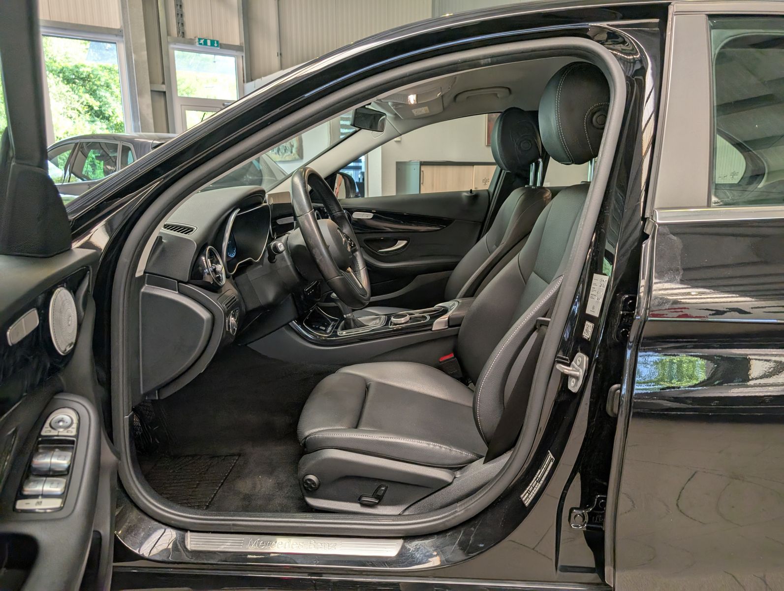 Fahrzeugabbildung Mercedes-Benz C 180 d lim. LED Burmester SHZ Park-Paket Keyles