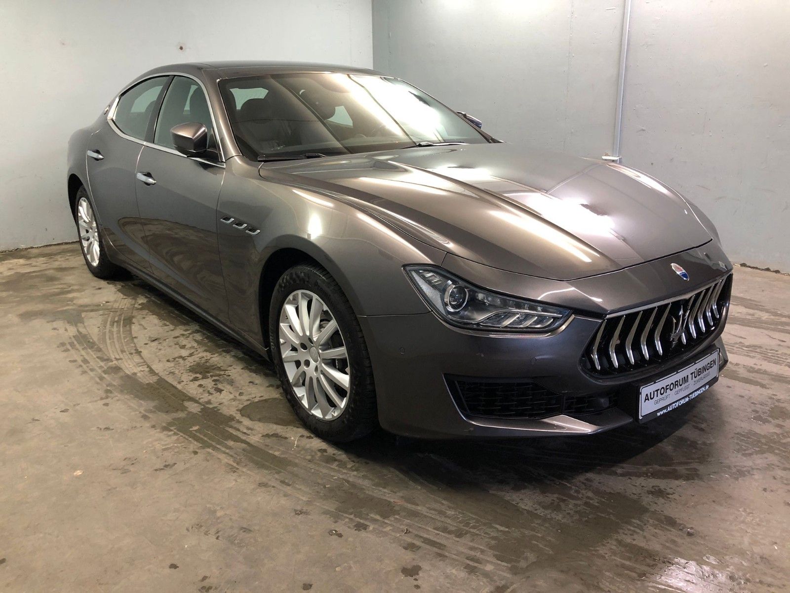 Fahrzeugabbildung Maserati Ghibli 3.0 V6 Automatik*KEYLESS*BUSINESS+*PREMIU