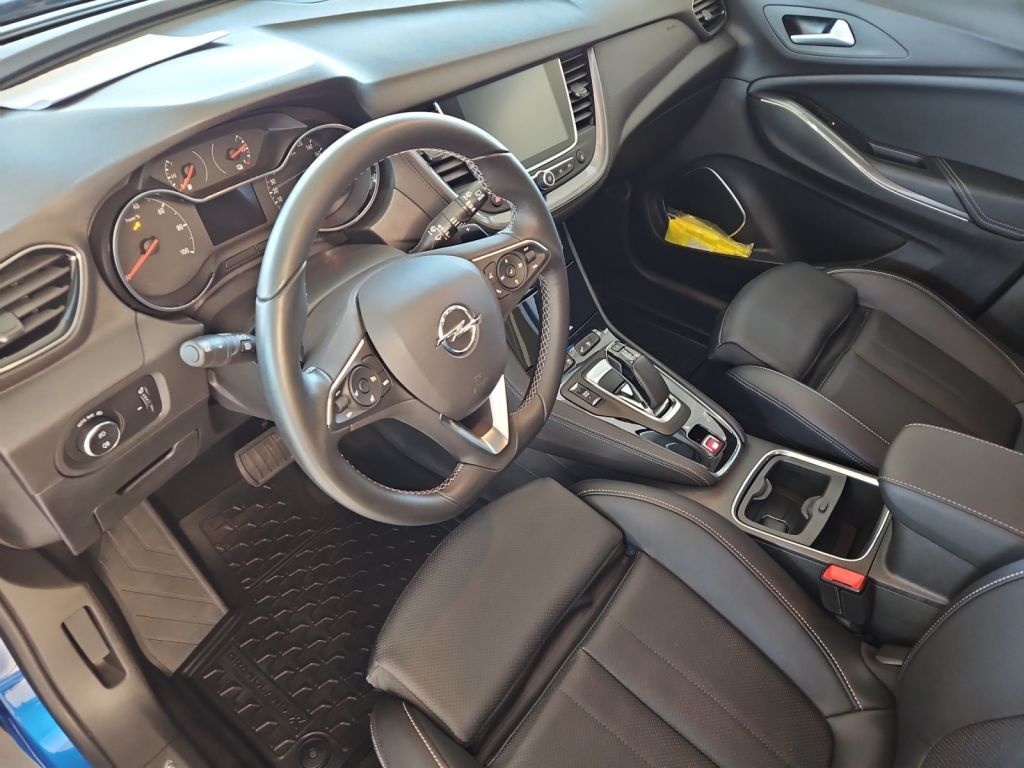 Fahrzeugabbildung Opel Grandland X Plug-in-Hybrid 1.6 DI 224 PS Ultimat
