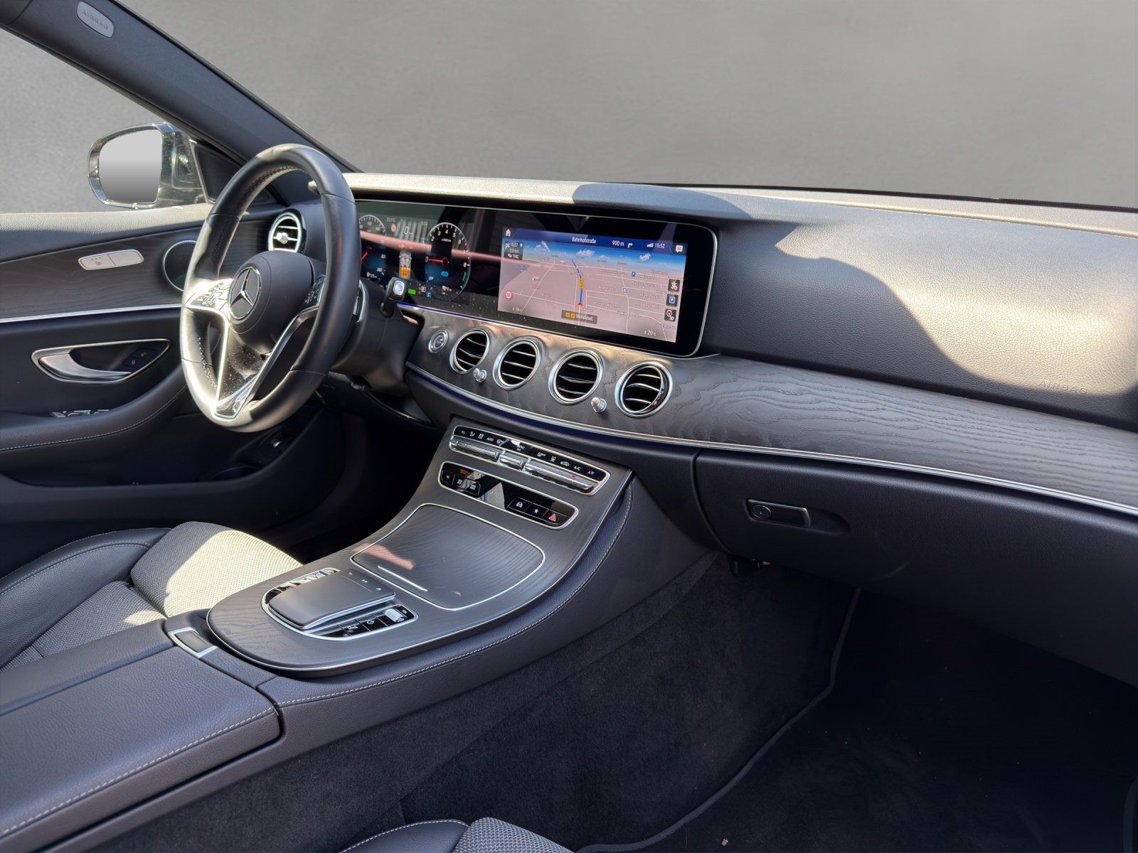 Fahrzeugabbildung Mercedes-Benz E 300 e T-Modell AVANTGARDE DISTRONIC PSD AHK