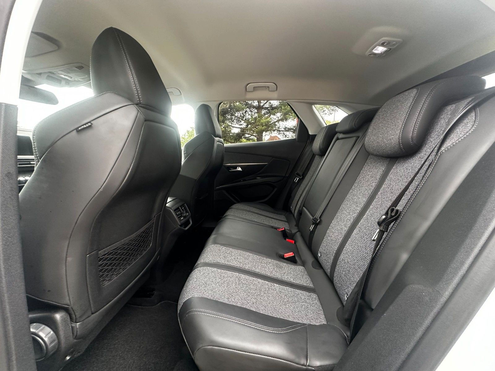 Fahrzeugabbildung Peugeot 3008 Teilleder/ Navi/ Sitzhzg / PDC