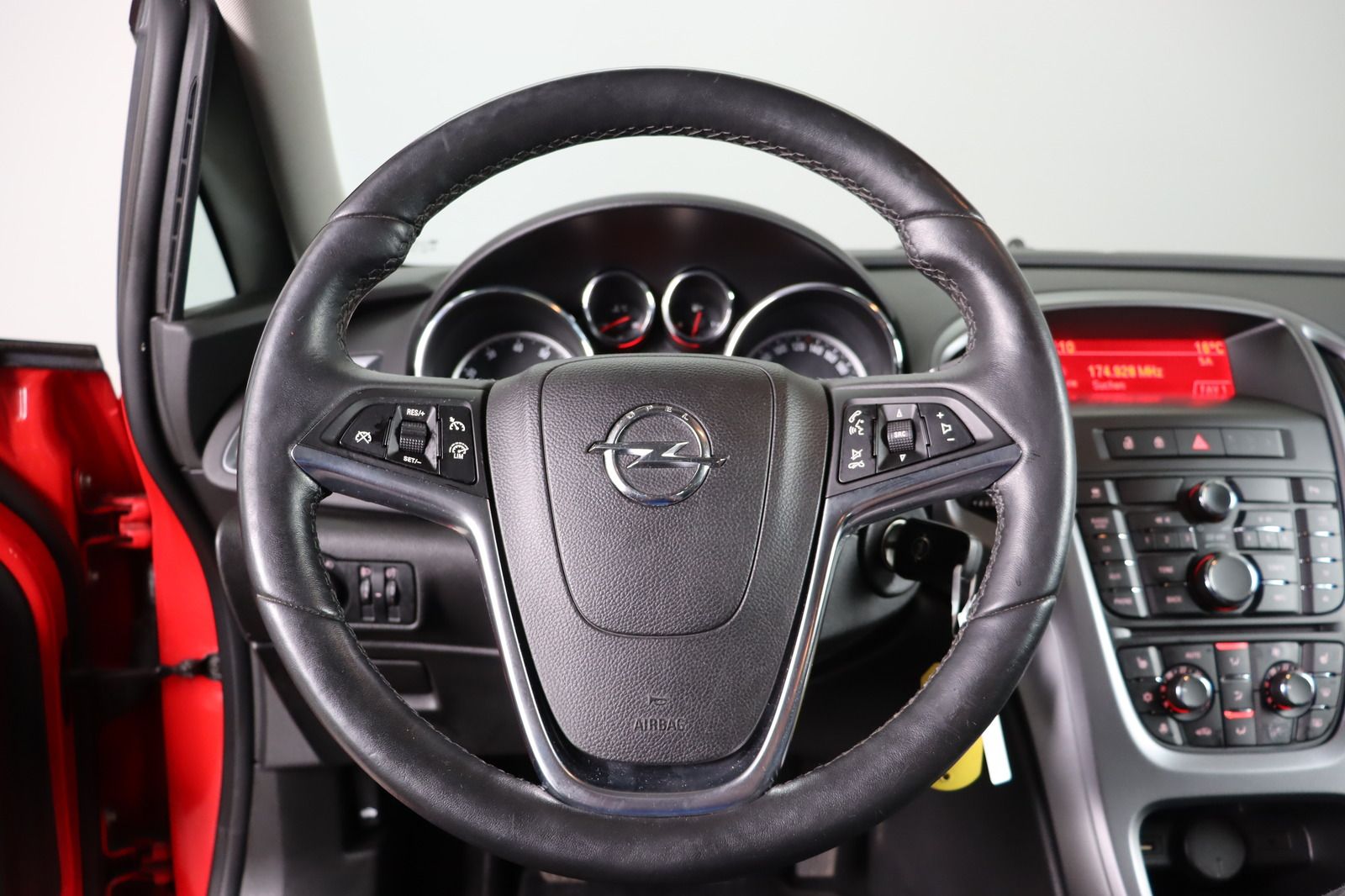 Fahrzeugabbildung Opel Astra 1.4 Turbo Edition * HU 02.2027 * AHK