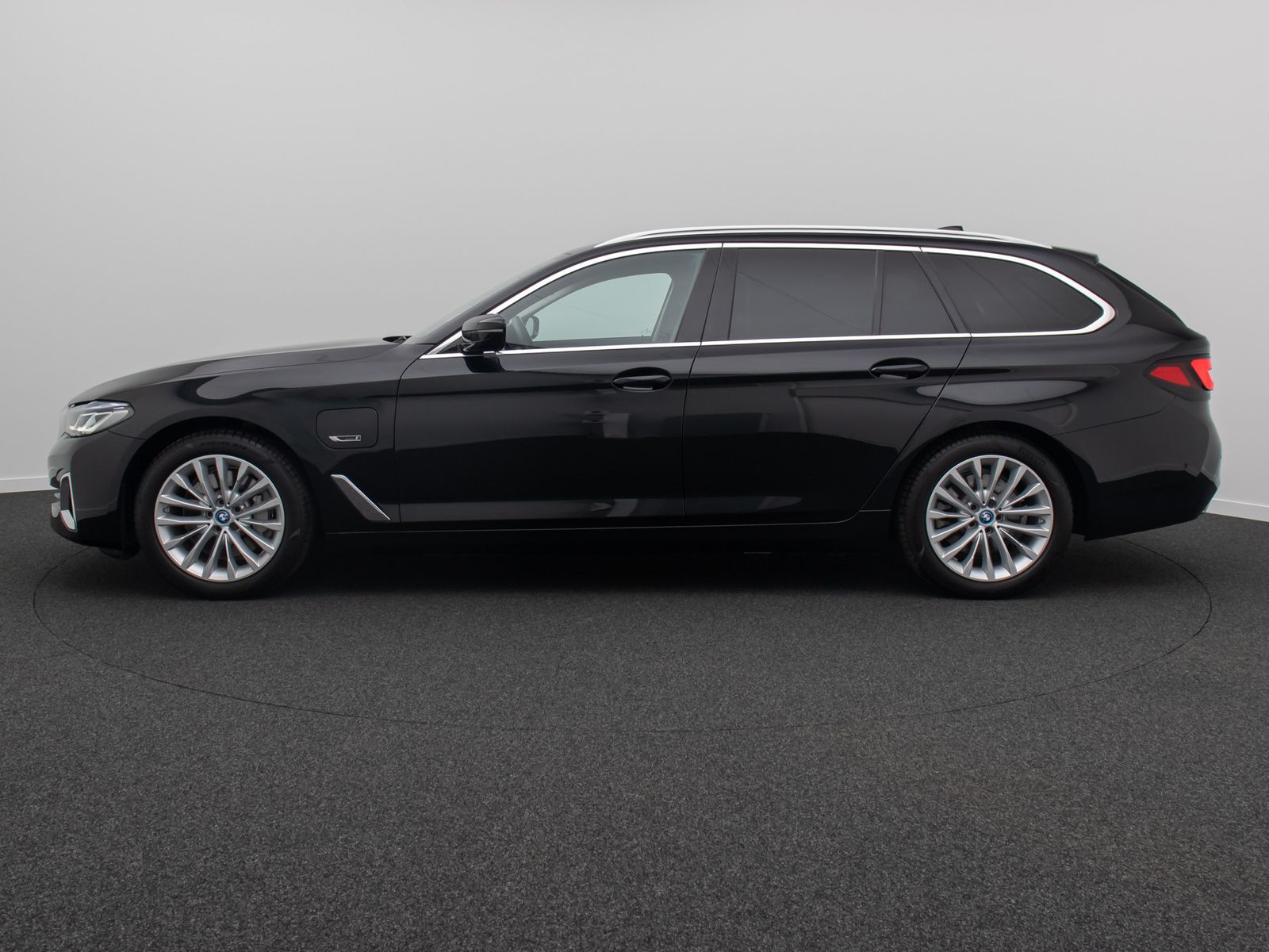 Fahrzeugabbildung BMW 530e xD Luxury Line Kamera DAB Laser HUD Belüft