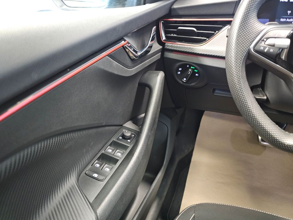 Skoda Scala Monte Carlo Pano-Dach Climatr Kamera SHZ foto 20