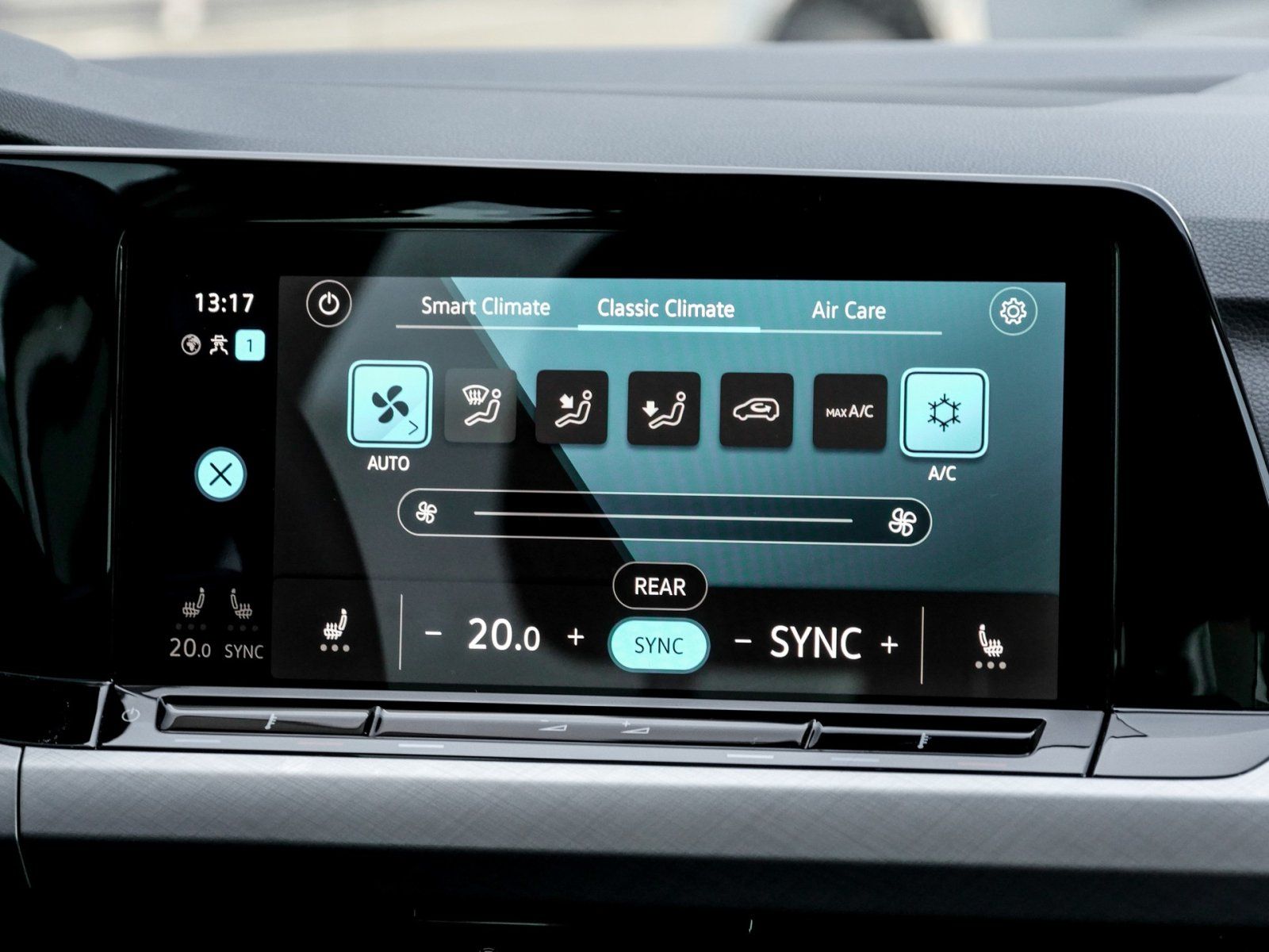 Volkswagen Golf VIII Life 1.0 eTSI DSG LED Navi TravelAss.  foto 8