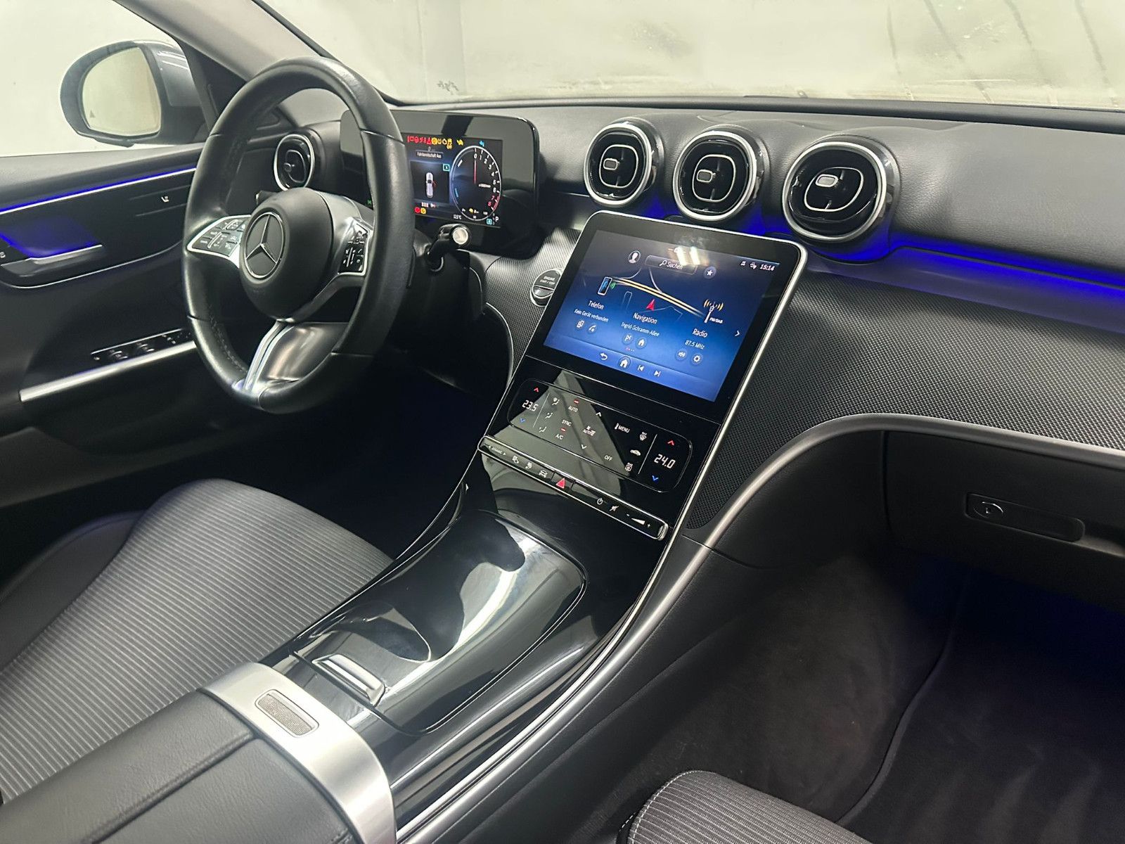 Fahrzeugabbildung Mercedes-Benz C 300 e T Autom.*LED*KAMERA*DISTRO*AMBILIGHT