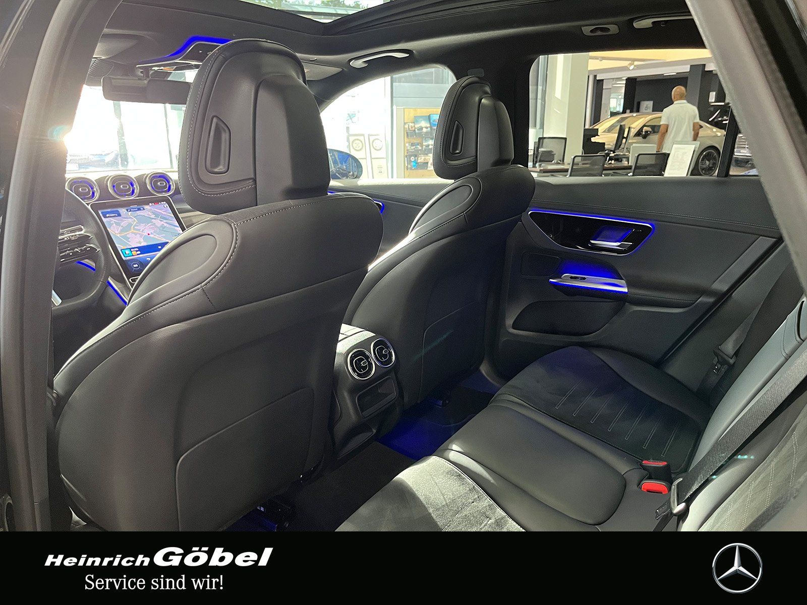 Fahrzeugabbildung Mercedes-Benz GLC 300 d AMG+DIGITAL-L+PANO+AHK+360°+MEMORY