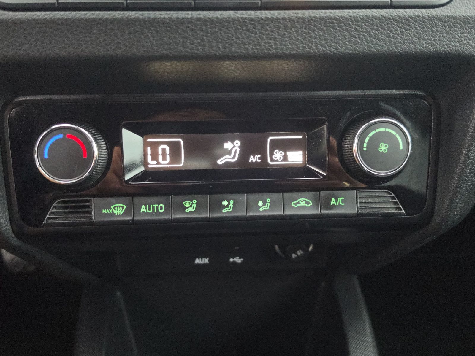 Fahrzeugabbildung SKODA Fabia Style Aus 1.Hand SHZ KLIMA