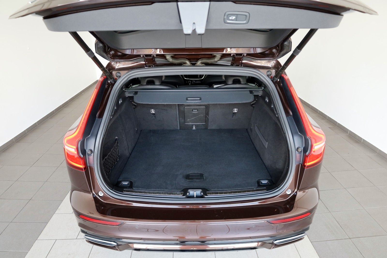Fahrzeugabbildung Volvo V60 R Design Leder,Navi,LED,Harman/K,Kamera
