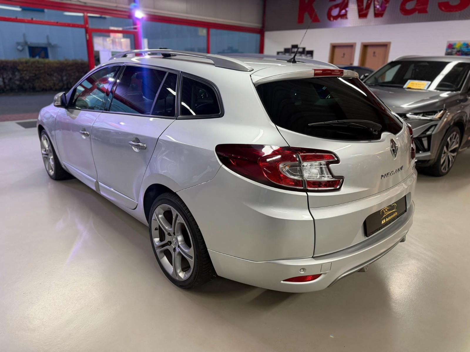 Renault Megane 2015 — photo 12