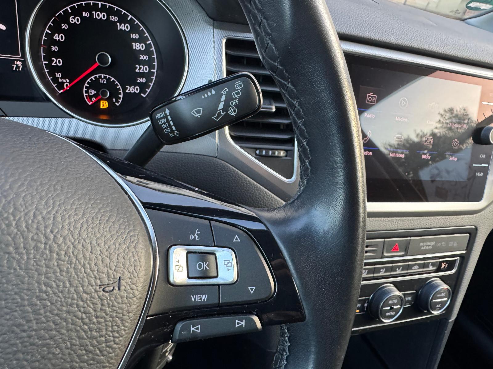 Volkswagen Golf SportsvanVII Trendline PDC V+H Tempomat AHK, миниатюра 12