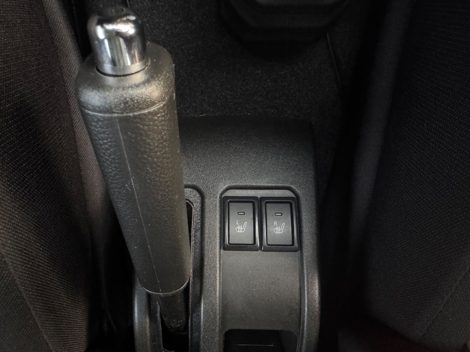 Fahrzeugabbildung Suzuki Jimny Comfort AllGrip NFZ,Temp,SH,8 fach bereift