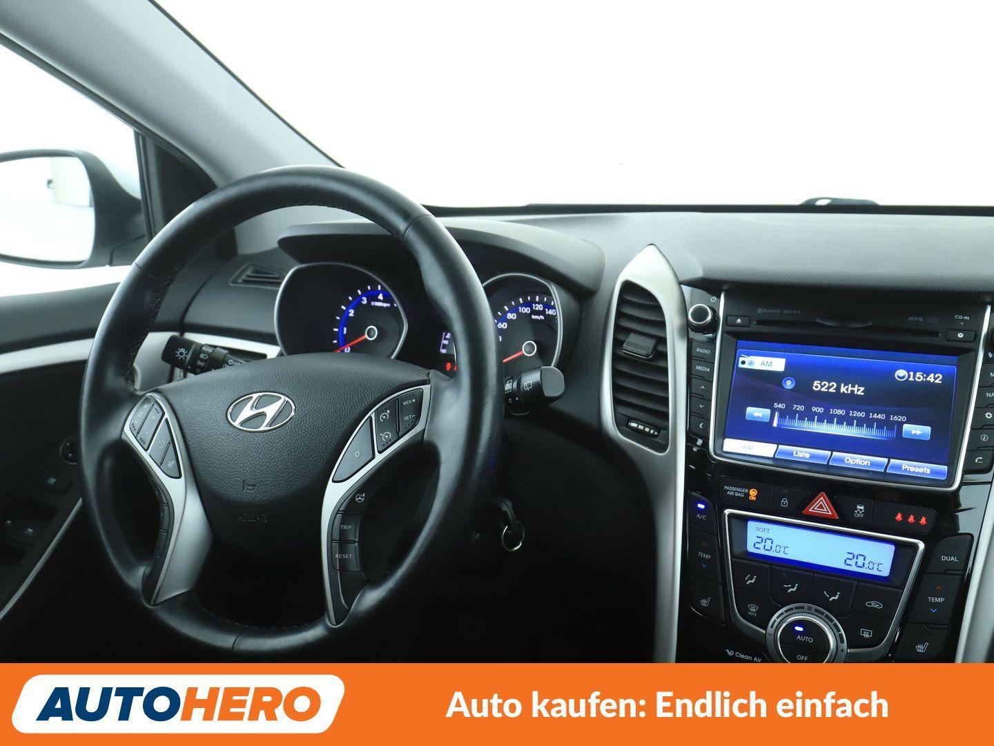 Hyundai i30 1.4 Comfort *NAVI*TEMPO*PDC*SHZ*ALU*KLIMA*