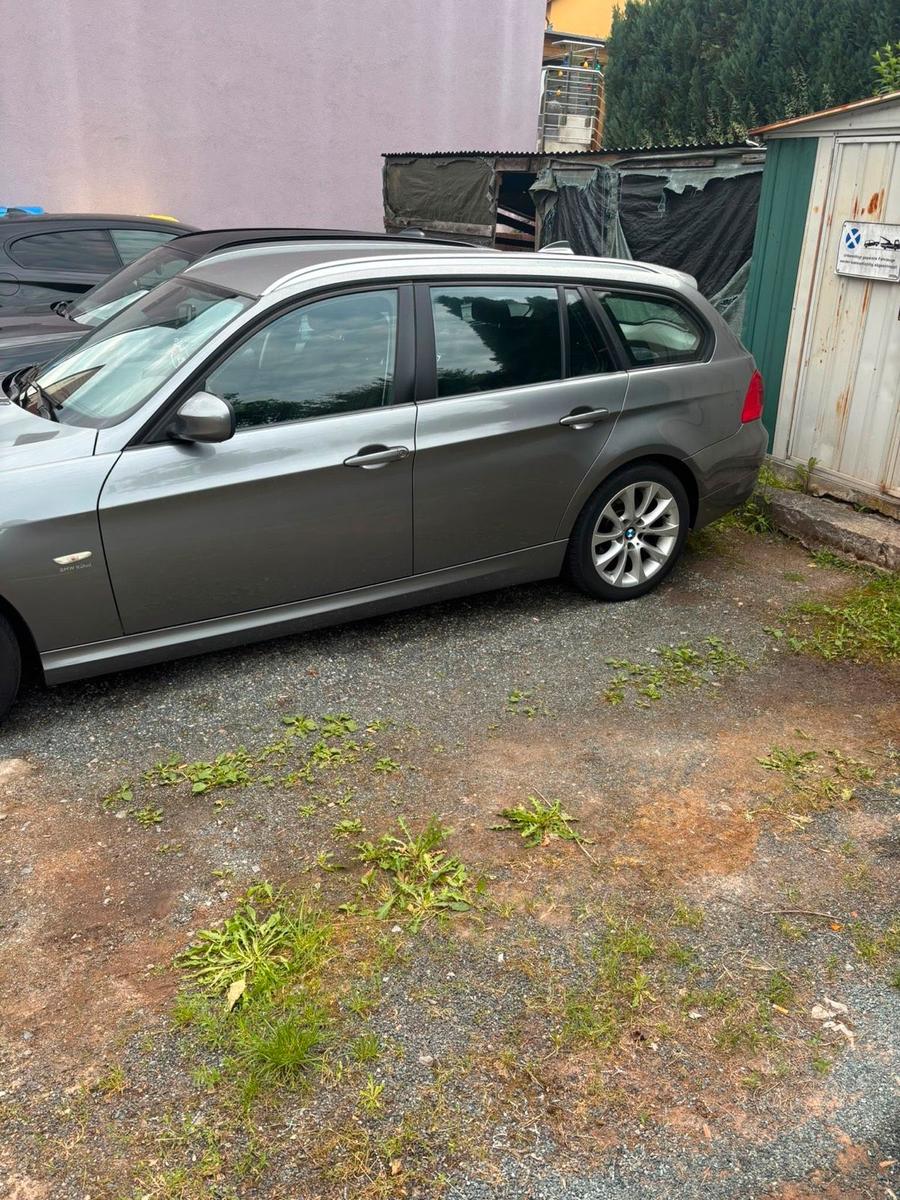 BMW 318 2011 — двигун 143 HP (105kW)