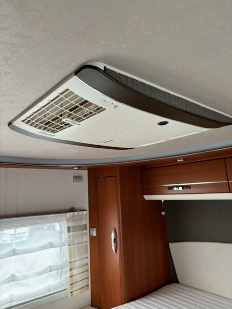 Fahrzeugabbildung Frankia Luxury Class 7900 Solar,SAT,Hubstützen,Dachklima
