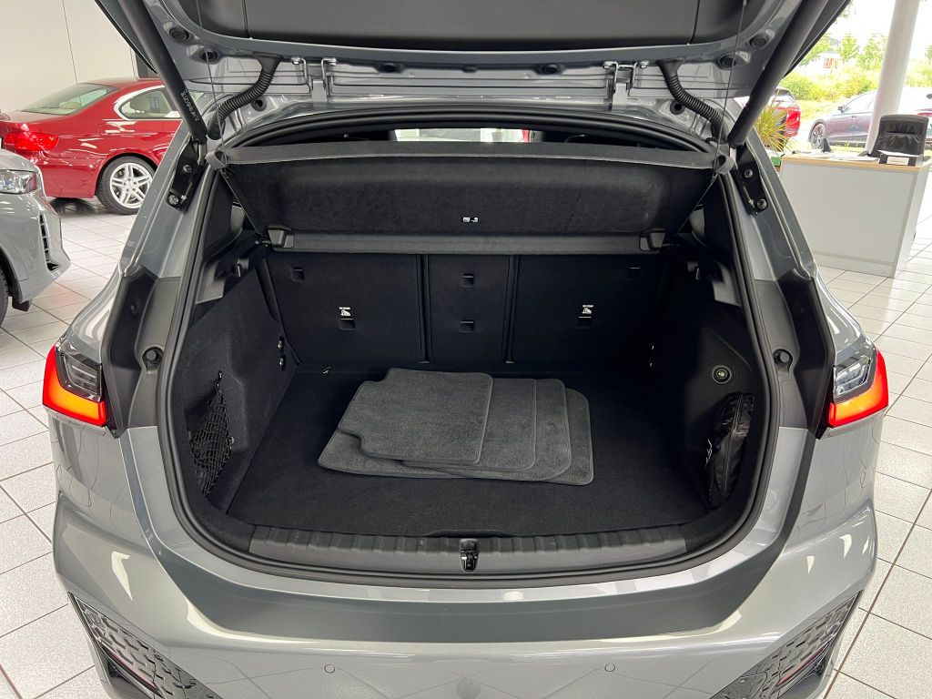 BMW 223 Active Tourer i M-Sport*PANO*HUD*H-K*360°