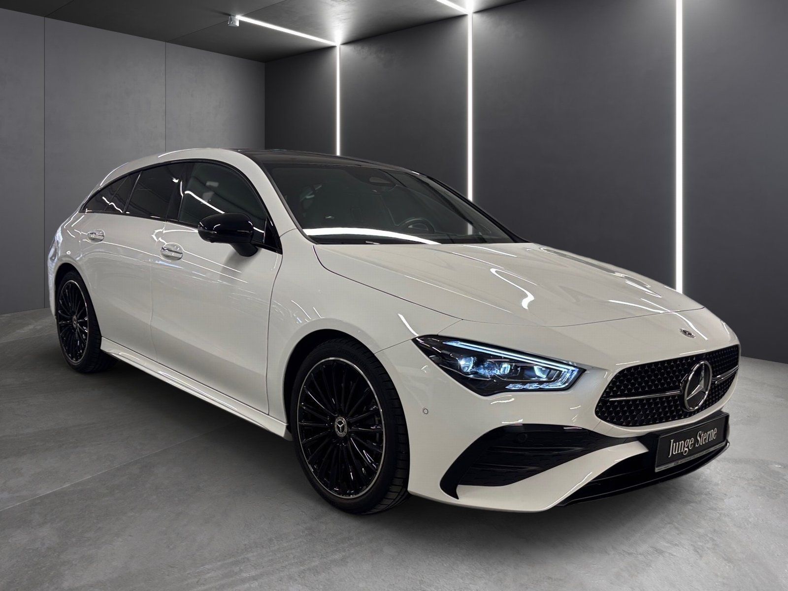 Fahrzeugabbildung Mercedes-Benz CLA 200 SB AMG*Pano*Burme*19"*HUD*360*Multibeam*