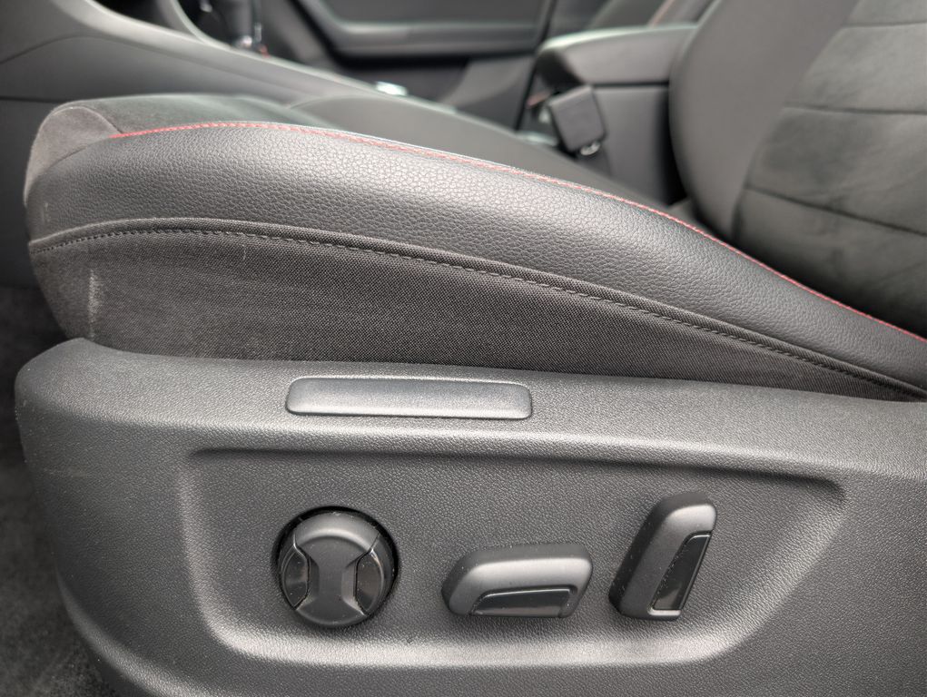 SEAT Ateca FR 4Drive 2,0TSI 190PS DSG LED Pano 1.Hand SEAT Ateca FR 4Drive 2,0TSI 190PS DSG LED Pano 1.Hand