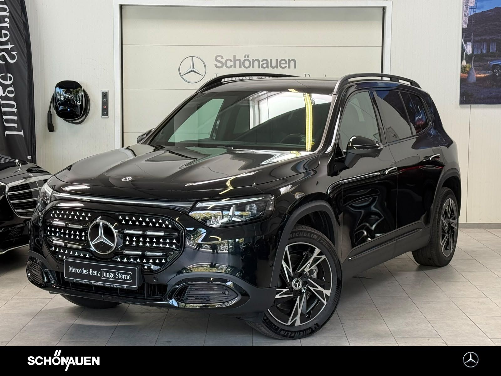 Mercedes-Benz GLB 250+ PREMIUM+7-SITZ+AHK+HEAD-UP+SUPERSCREEN