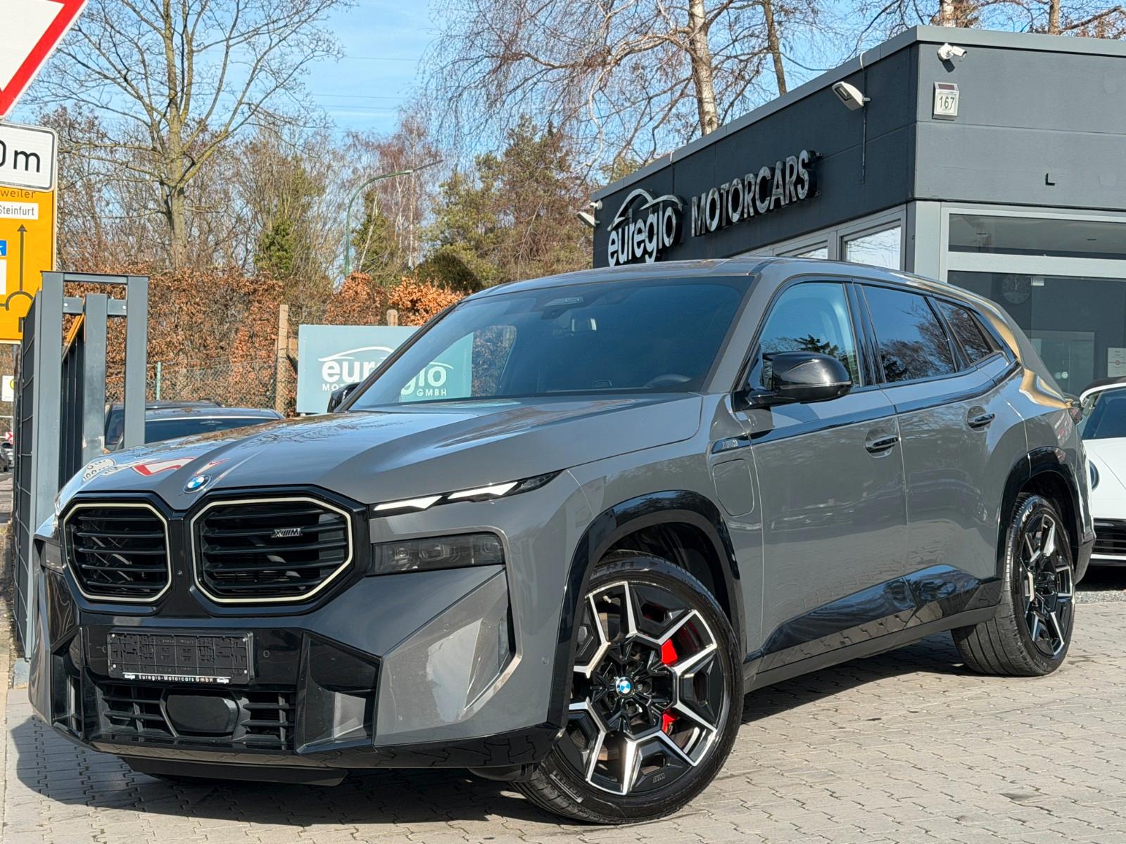 BMW XM 50 e Aut. Bowers & Wilkins – Iconic Glow ///
