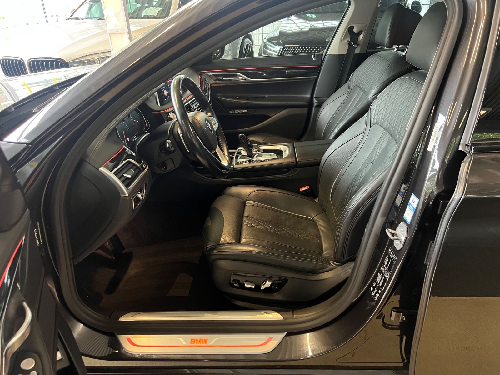 Fahrzeugabbildung BMW 740 d xDrive *MASSAGE* LEDER EXCLUSIVE *