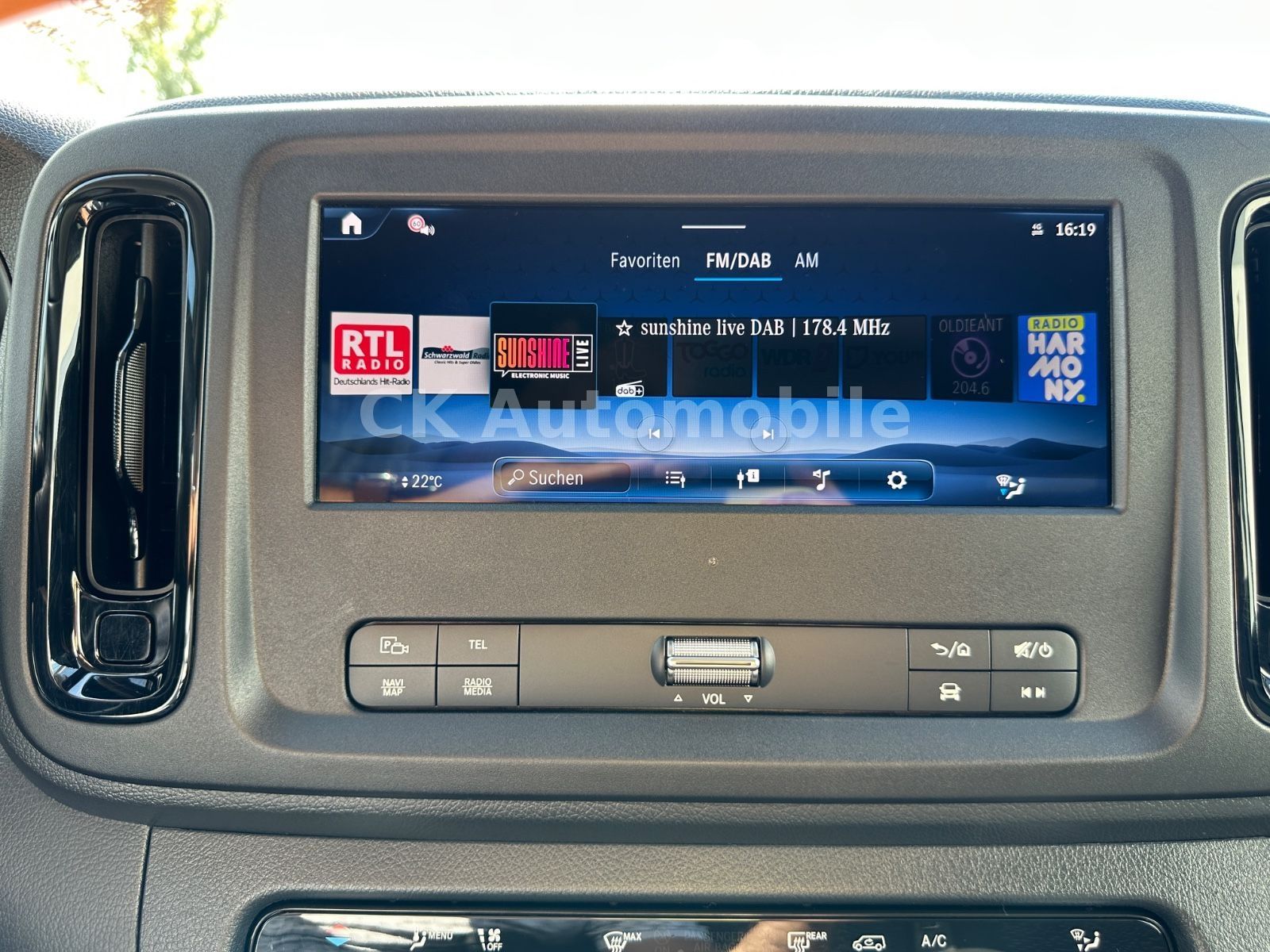Fahrzeugabbildung Mercedes-Benz Vito Tourer 119 PRO lang/9 Sitze/Navi/LED/Kamera
