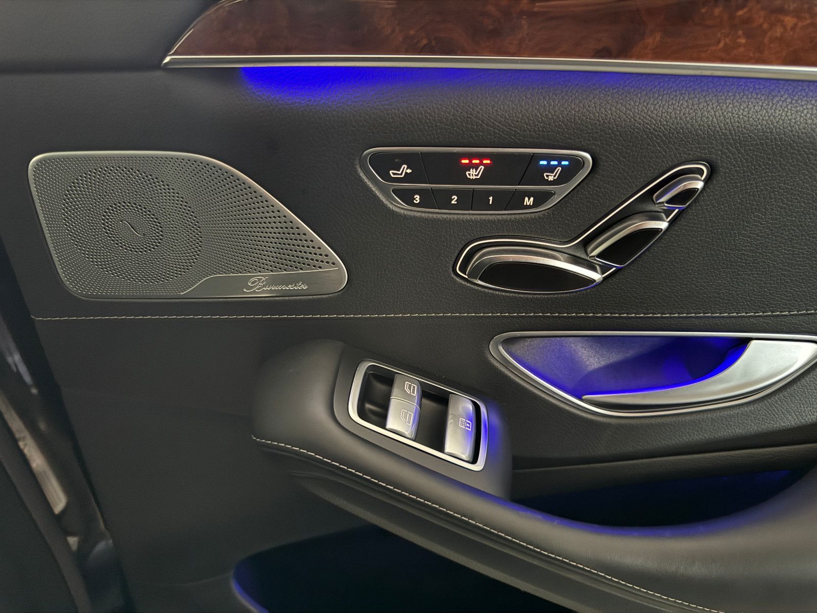 Fahrzeugabbildung Mercedes-Benz S 500 4MATIC LANG PANORAMA BURMESTER 4XSITZKLIMA