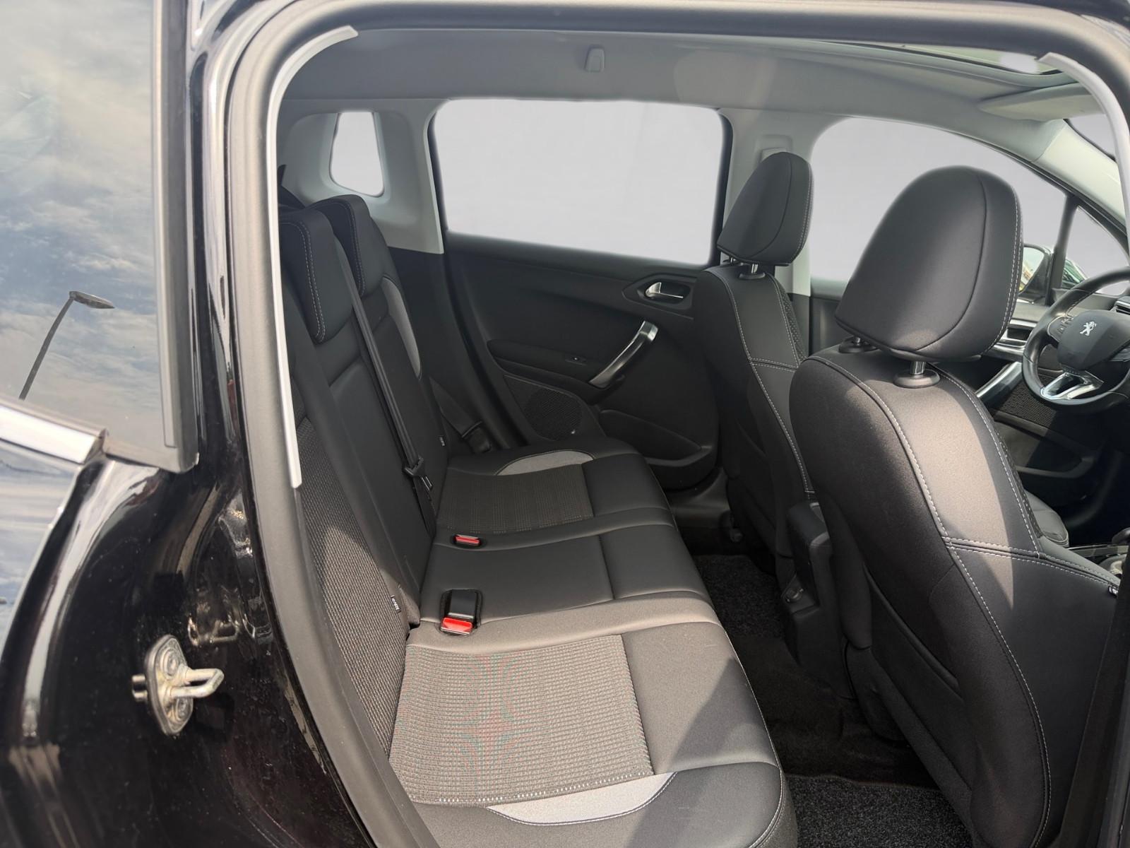 Peugeot 2008 Allure*Pano*Navi*Touch*Klimaauto.*